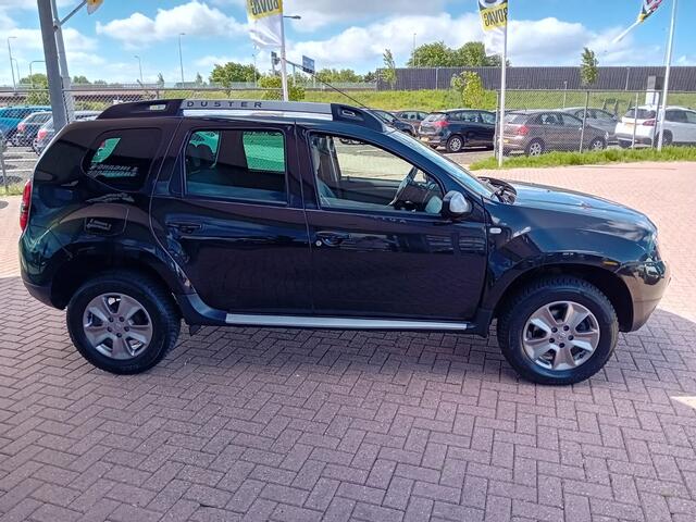 Dacia DUSTER 1.2 TCe 4x2 Prestige, Airco, Multimediasysteem, Navigatie, Bluetooth, Parkeersensoren, Camera, Cruise control, Stoelverwarming, Elektrische ramen en spiegels, Lichtmetalen velgen, Centrale vergrendeling met AB, Nette auto, Dealer onderhouden, BOVAG