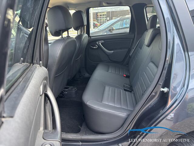 Dacia DUSTER 1.2 TCe 4x2 Blackshadow leer, navi, camera, stoelverw. trekhaak 1.500 kg etc. NL-auto