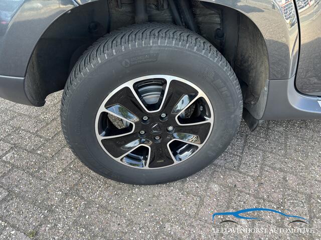 Dacia DUSTER 1.2 TCe 4x2 Blackshadow leer, navi, camera, stoelverw. trekhaak 1.500 kg etc. NL-auto