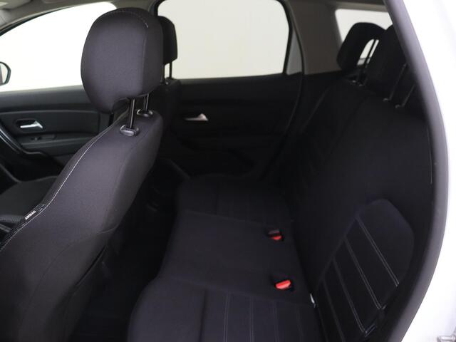 Dacia DUSTER 1.0 TCe Prestige |Navigatie |Achteruitrijcamera |Privacy Glass | Parkeersensoren Achter | Cruise Control | Bluetooth Carkit | LM Velgen |