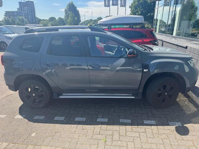 Dacia DUSTER 1.3 TCe Extreme Trekhaak / sidesteps / Navigatie / Parkeersensoren