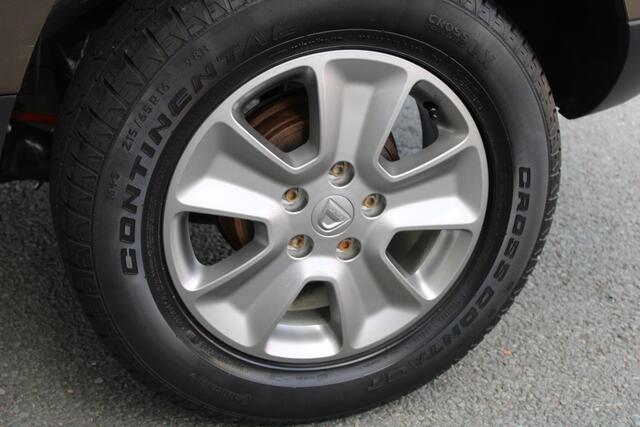 Dacia DUSTER 1.2 TCe 4x2 Lauréate | TREKHAAK | PARKEERSENSOREN | CRUISE CONTROL | AIRCONDITIONING | BLUETOOTH RADIO