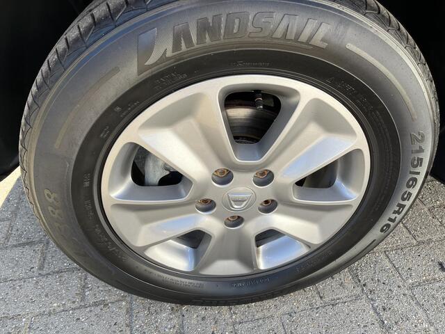Dacia DUSTER 1.2 TCe 4x2 10th Anniversary / SIDE BARS / PARKEERSENSOREN / LICHTMETALEN VELGEN