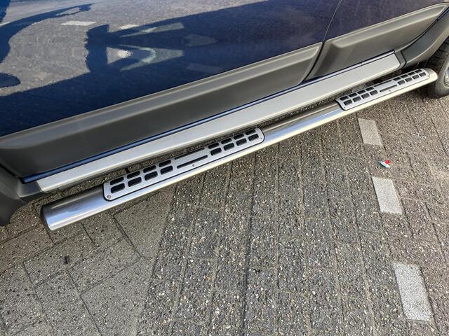 Dacia DUSTER 1.2 TCe 4x2 10th Anniversary / SIDE BARS / PARKEERSENSOREN / LICHTMETALEN VELGEN