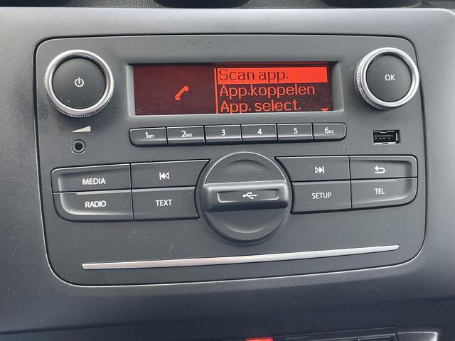 Dacia DUSTER 1.0 TCe Comfort / Trekhaak (1500KG)/ Stoelverwarming / Cruise Control / Bluetooth / Parkeersensoren Achter / Airco /