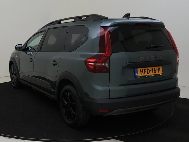 Dacia Jogger 1.0 TCe 110 Extreme 7p. Navigatie / Climate Control / Cruise Control / Apple Carplay & Android Auto / Parkeersensoren Voor en Achter / Camera Achter / (DEMO)