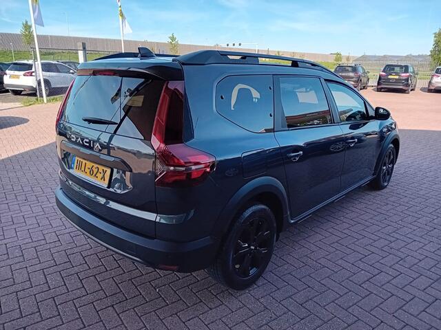 Dacia Jogger 1.0 TCe 110 Extreme Limited Edition 7p. Airco(automatisch), Carplay/Android auto, Navigatie, Cruise control, Parkeersensoren, Dode hoek detector, Camera, Keyless, Dimlicht automatisch, Regensensor, Stoelverwarming, Lichtmetalen velgen, Zeer nette auto, 1e