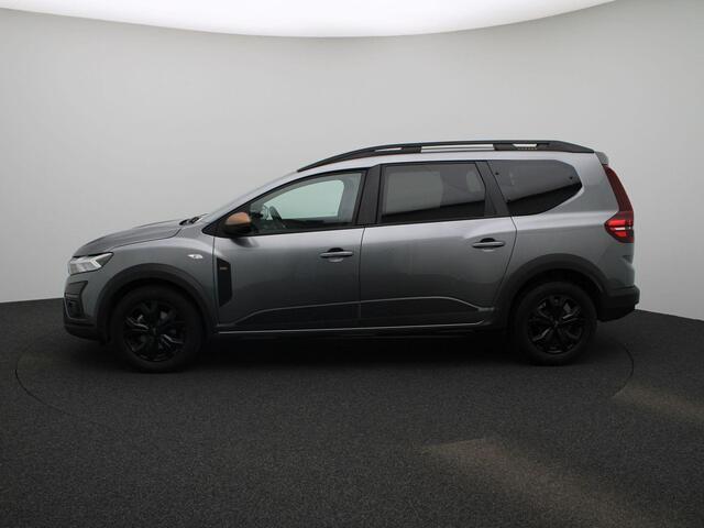 Dacia Jogger 1.0 TCe 110Pk Extreme 7p. | Apple & Android Carplay | Parkeersensoren & Camera Achter | Climate Control | Keyless Entry | Privacy Glass | Cruise Control | Lichtmetalen Velgen |