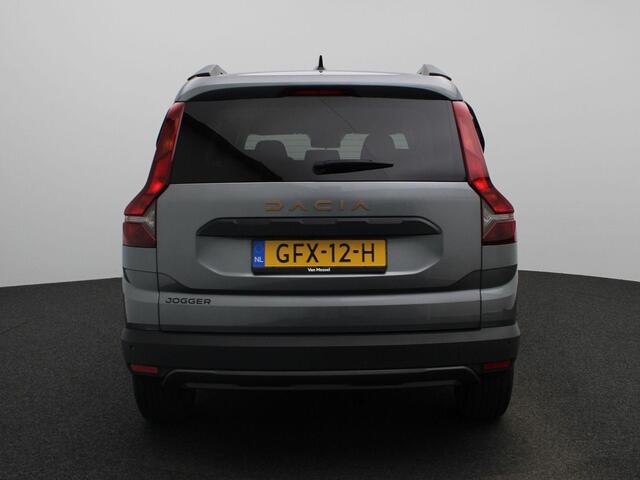 Dacia Jogger 1.0 TCe 110Pk Extreme 7p. | Apple & Android Carplay | Parkeersensoren & Camera Achter | Climate Control | Keyless Entry | Privacy Glass | Cruise Control | Lichtmetalen Velgen |