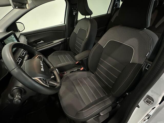 Dacia Jogger 1.0 TCe 110 Extreme 7p. | 7-persoons | Navigatie | Dodehoekdetectie | Parkeersensoren voor, achter en achteruitrijcamera | Apple Carplay/Android Auto