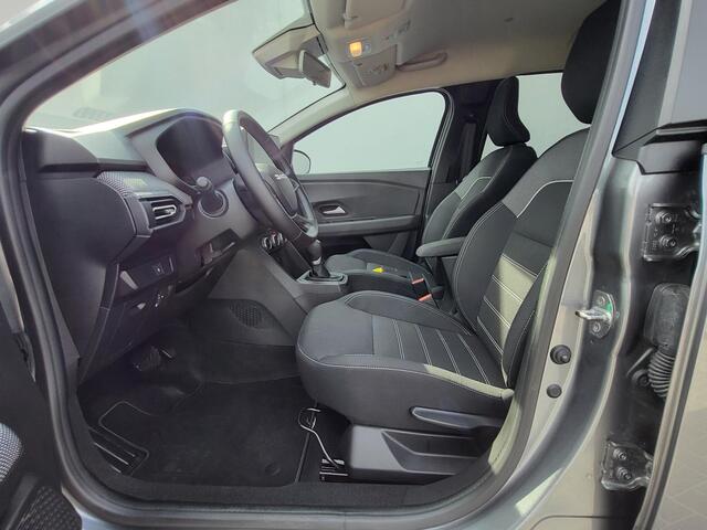 Dacia Jogger 1.6 Hybrid 140 Expression 7p. / Zeven zitplaatsen / Stoelverwarming / Navigatie / Apple Carplay Android /