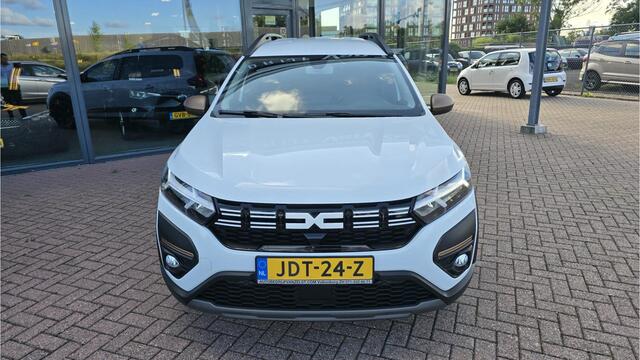 Dacia Jogger 1.6 Hybrid 140 Extreme 7p. Automaat, Airco(automatisch), Carplay/Android auto, Bluetooth, Cruise control, Parkeersensoren, Camera, Keyless, Digitaal instrumentenpaneel, Elektrische ramen en spiegels, Nieuwstaat, Fabrieksgarantie!!