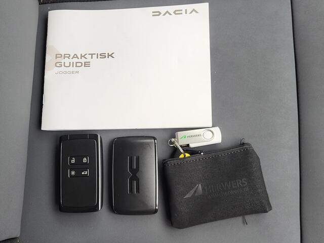 Dacia Jogger 1.6 Hybrid 140 Extreme 7p. Automaat / 7- persoons / Pack Assist / Achteruitrijcamera / Verwarmde voorstoelen / Automatische airco