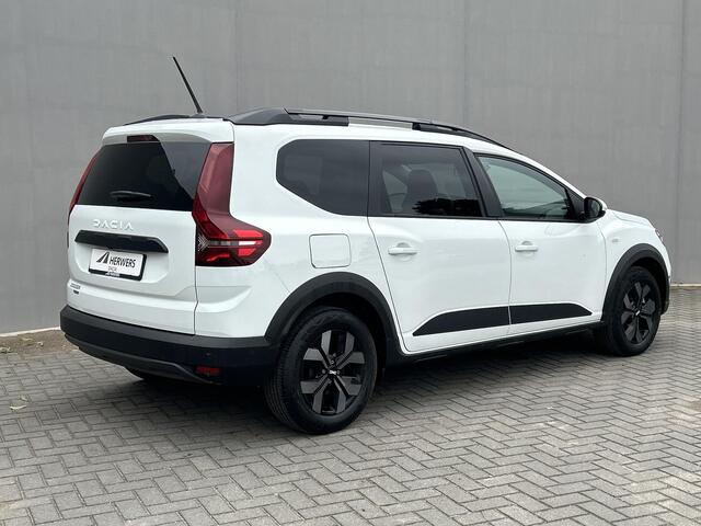 Dacia Jogger 1.6 Hybrid 140 Expression 7p. Automaat / 7 Zitplaatsen / Pack Assist / Stoelverwarming / Achteruitrijcamera / Apple carplay /