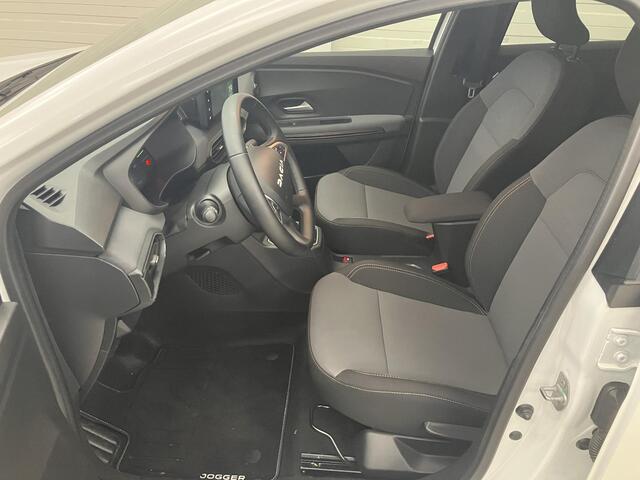 Dacia Jogger 1.6 Hybrid 140 Extreme 7p. Automaat / Apple CarPlay/Android Auto / Camera / Climate Control / Cruise Control / Stoelverwarming / Keyless /