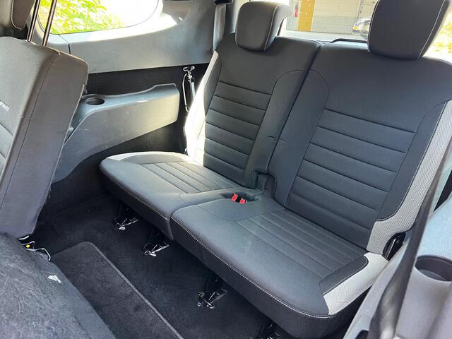 Dacia LODGY 1.3 TCe 130pk/Stepway/7-persoons/Trekhaak/Navi/Cruise/Airco