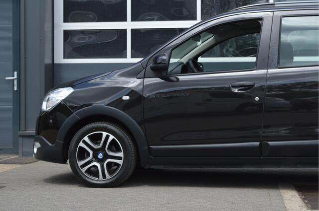 Dacia LODGY 1.3 TCe Stepway Serie Limitee 15th Anniversary 7p. | Camera/Airco | Met 12 maanden Bovag garantie!