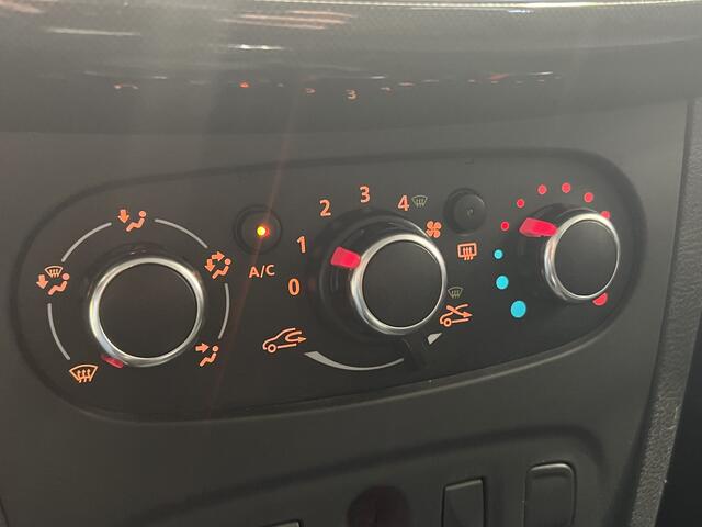 Dacia SANDERO 0.9 TCe Laureate | Navigatie | LM Velgen 15" | Airco | Radio/CD/MP3 | Elektrische Ramen Voor |