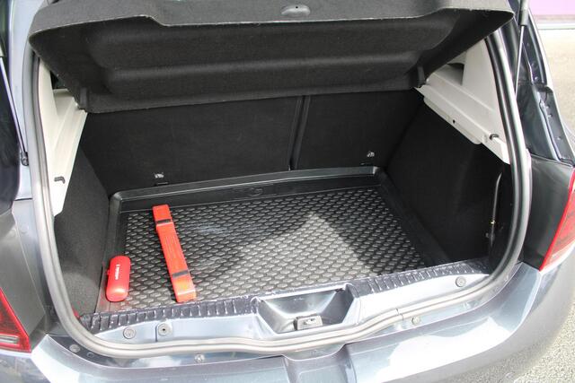 Dacia SANDERO 0.9 TCe Laureate | 1E EIGENAAR | NAVIGATIE | PARKEERSENSOREN | AIRCONDITIONING | CRUISE CONTROL