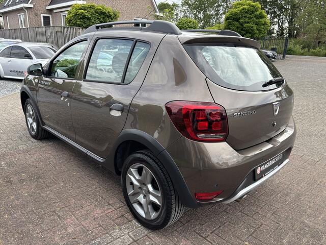 Dacia SANDERO 0.9 TCe Stepway Laureate Navigatie / Parkeersensors