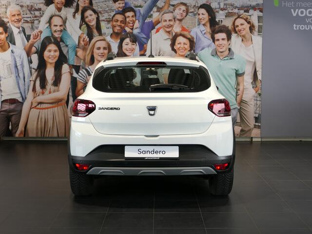 Dacia SANDERO Stepway 1.0 TCe 100 Bi-Fuel Comfort - Dodehoek, camera, sensor v+a, navi