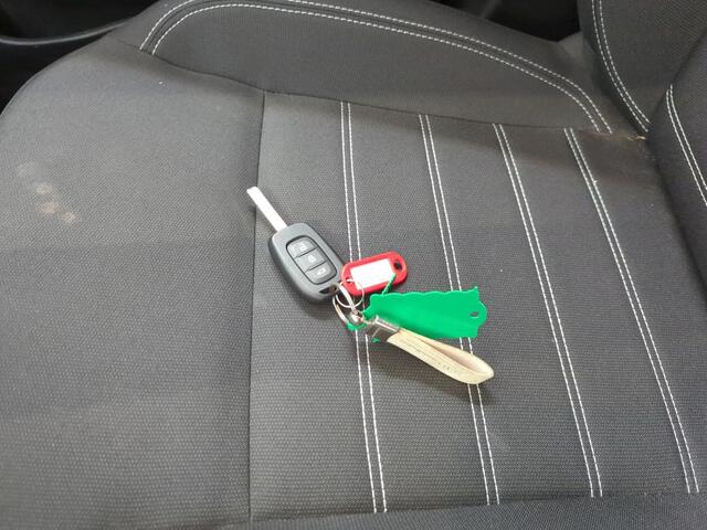 Dacia SANDERO 1.0 TCe 100 ECO-G Expression LPG (92PK), 1e-Eig, BOVAG-Garantie. NL-Auto. Apple-Carplay/Android-Auto, Parkeersensoren-V+A, Dodehoeksensor, Achteruitrijcamera, Led-Koplampen, DAB, Privacy-Glas