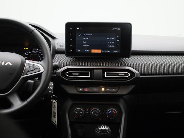 Dacia SANDERO 1.0 TCe 90PK Expression | Parkeersensoren Achter | Licht- en Regensensor | Cruise Control & Snelheidsbegrenzer | LED-Verlichting | Airconditioning | DAB-Radio | Apple Carplay & Android Auto