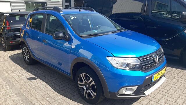 Dacia SANDERO 1.0 TCe Bi-Fuel Stepway Serie Limitee 15th Anniv. NAVIGATIE / CLIMATE CONTROLE / CRUISE CONTROLE / PARKEERSENSOREN+CAMERA.