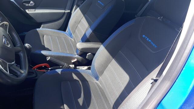 Dacia SANDERO 1.0 TCe Bi-Fuel Stepway Serie Limitee 15th Anniv. NAVIGATIE / CLIMATE CONTROLE / CRUISE CONTROLE / PARKEERSENSOREN+CAMERA.