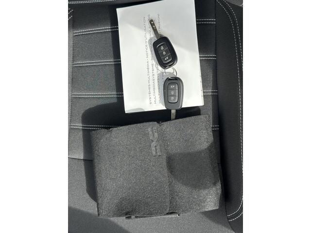 Dacia SANDERO 1.0 TCe 90 Expression / Apple Carplay & Android Auto / Achteruitrijcamera / 1e eigenaar / Airco / Lmv 15" /