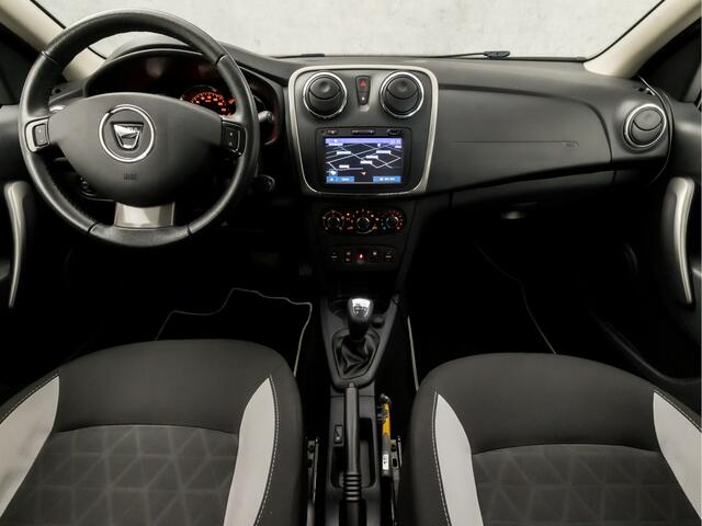 Dacia SANDERO 0.9 TCe Easy-R Stepway Lauréate Automaat (NAVIGATIE, CRUISE, LM VELGEN, SPORTSTOELEN, PARKEERSENSOREN, NIEUWE APK, NIEUWSTAAT)