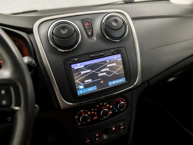 Dacia SANDERO 0.9 TCe Easy-R Stepway Lauréate Automaat (NAVIGATIE, CRUISE, LM VELGEN, SPORTSTOELEN, PARKEERSENSOREN, NIEUWE APK, NIEUWSTAAT)