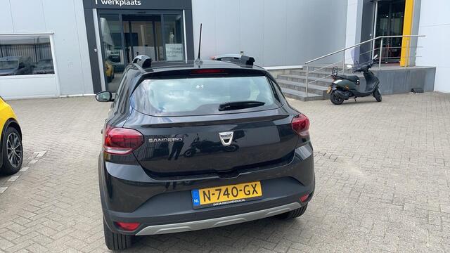 Dacia SANDERO Stepway 1.0 TCe 100 Bi-Fuel Comfort / CAMERA / PARKEERSENSOREN VOOR EN ACHTER / NAVIGATIE / DEALER ONDERHOUDEN