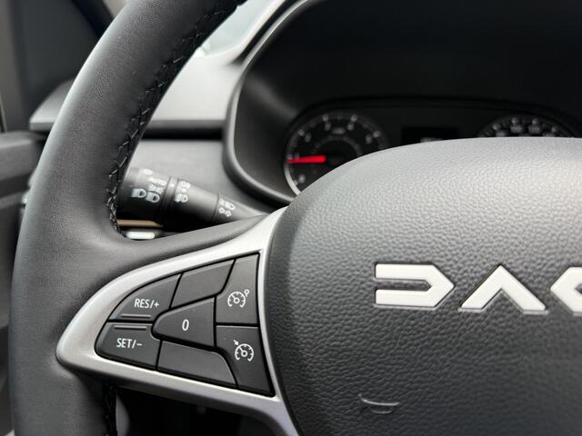 Dacia SANDERO Stepway TCe 110PK Extreme / Stoelverwarming / Apple Carplay / Navigatie / Achteruitrijcamera / Cruise Control / Dodehoek Detectie