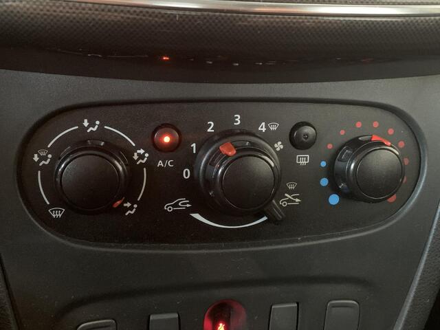 Dacia SANDERO 0.9 TCe Ambiance AIRCONDITIONING | PARKEERSENSOREN | TELEFOONVOORBEREIDING