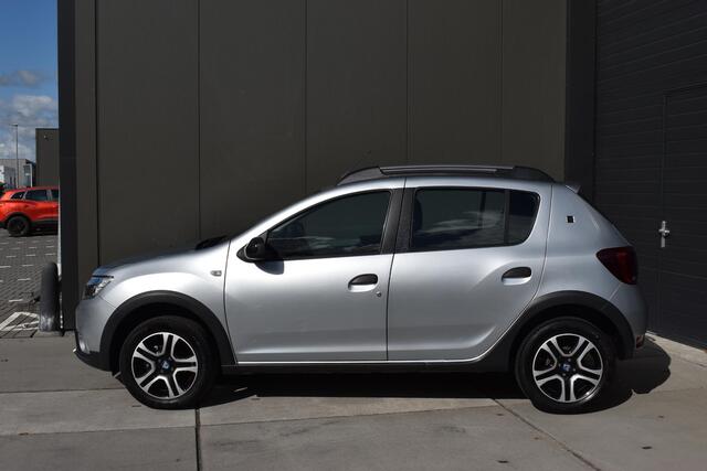 Dacia SANDERO TCe 100 Bi-Fuel Stepway Serie Limitee 15th Anniv. | NAVI | CAMERA | CRUISE CONTROL | CLIMATE CONTROL | PDC | LMV