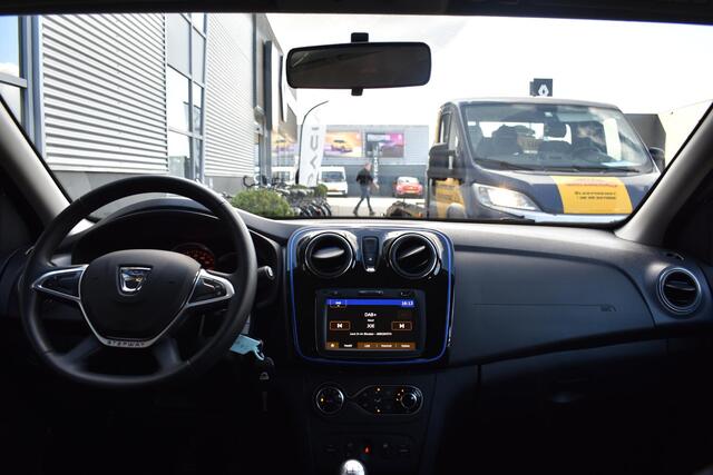 Dacia SANDERO TCe 100 Bi-Fuel Stepway Serie Limitee 15th Anniv. | NAVI | CAMERA | CRUISE CONTROL | CLIMATE CONTROL | PDC | LMV