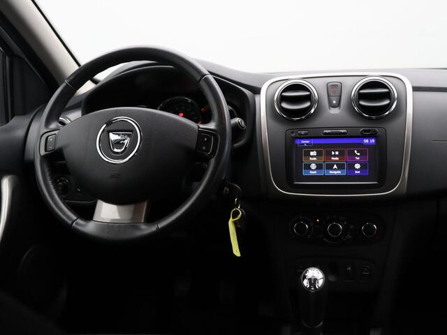 Dacia SANDERO TCe Bi-Fuel 90pk Stepway Lauréate | Parkeersensoren | Navigatie | Airco | Cruise control |