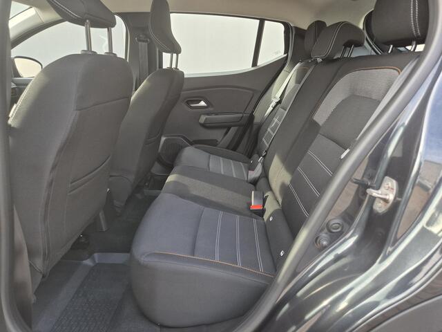 Dacia SANDERO Stepway 1.0 TCe 90 Comfort Handgeschakeld / Navigatie via Apple Carplay of Android Auto / Cruise control / Parkeersensoren achter / Climate control /