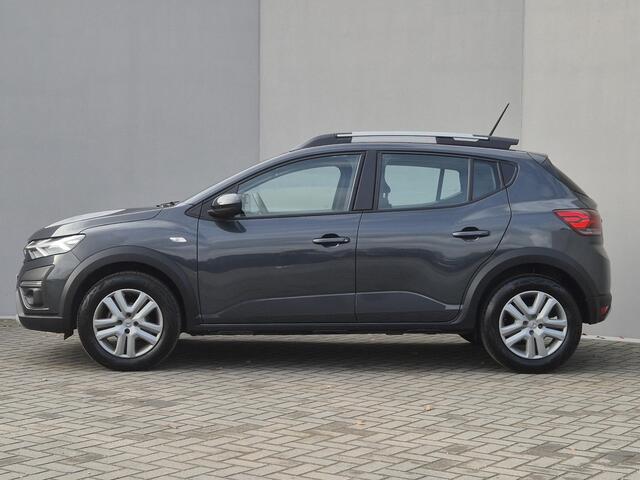 Dacia SANDERO Stepway 1.0 TCe 90 Comfort Handgeschakeld / Navigatie via Apple Carplay of Android Auto / Cruise control / Parkeersensoren achter / Climate control /