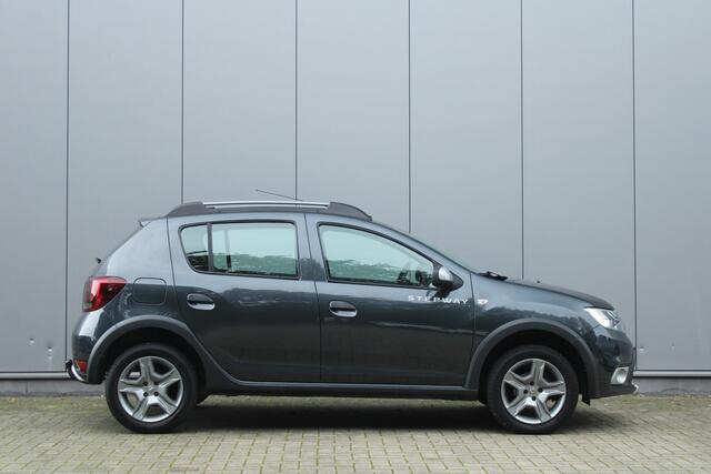 Dacia SANDERO 0.9 TCe 90pk Tech Road | Navigatie | Trekhaak | Cruise control | PDC | Bluetooth | DAB