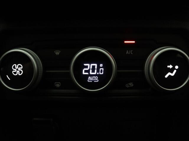 Dacia SANDERO Stepway 110pk TCe Expression Camera | Climate | Cruise | Parkeersens. v+a | Trekhaak