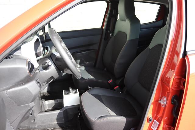 Dacia Spring 65pk Extreme 26.8 kWh | Achteruitrijcamera | DC Snellader 30kW | Navigatie |