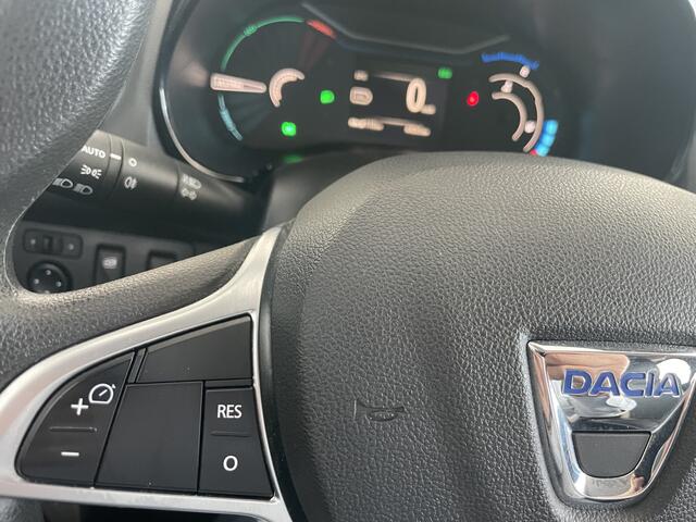 Dacia Spring Comfort Plus (Orange Pack) 27 kWh Mistlampen - Achteruitrijcamera - Airco - Navigatie - Cruise control - Parkeersensoren achter - Dakrails