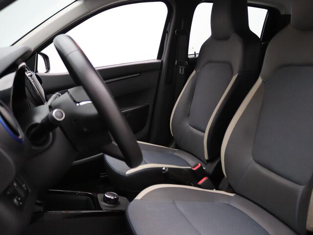 Dacia Spring Comfort Plus (Orange Pack) 27 kWh Airco | Camera | Navi | Parkeersens. achter