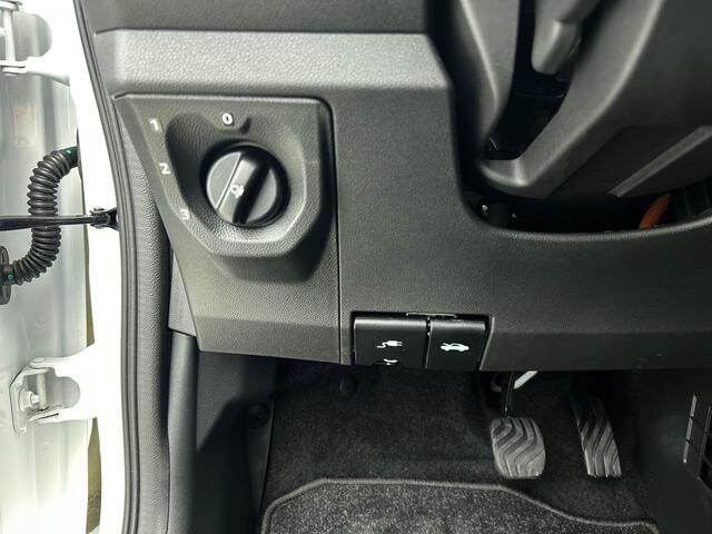 Dacia Spring Extreme 65 26.8 kWh Climate control Cruise control Parkeersensoren Achteruitrijcamera Navigatie LED Apple Carplay/ Android Auto