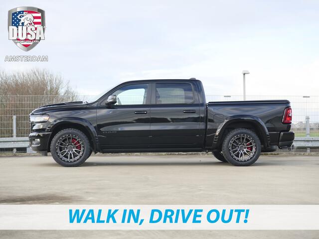 Dodge 1500 RAM | Laramie | Night Edition | 3.0L I6 Hurricane | Crew Cab | 4X4 | Panorama | Niveau regeling | 14,4-inch Touchscreen | Passenger Display Meerprijs extra opties / Accessoires zoals Deksel, Backflip, Fenders, wraps, Stripings etc