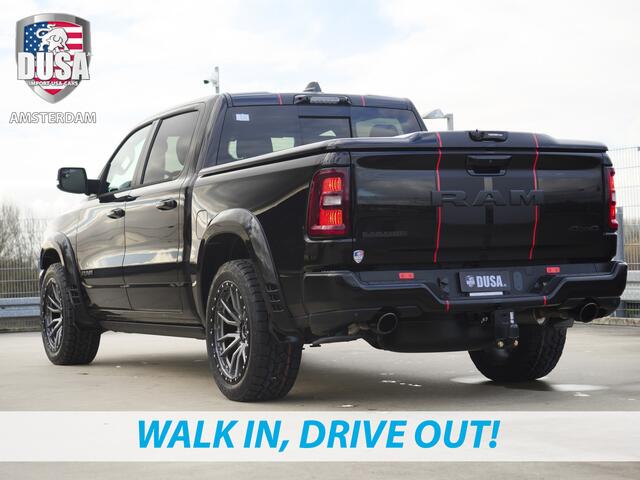 Dodge 1500 RAM | Laramie | Night Edition | 3.0L I6 Hurricane | Crew Cab | 4X4 | Panorama | Niveau regeling | 14,4-inch Touchscreen | Passenger Display Meerprijs extra opties / Accessoires zoals Deksel, Backflip, Fenders, wraps, Stripings etc