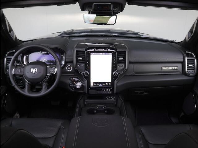 Dodge 1500 Ram 5.7 V8 4x4 Crew Cab Sport Night Edition | eTorque | Pano-Dak | Groot Navi|