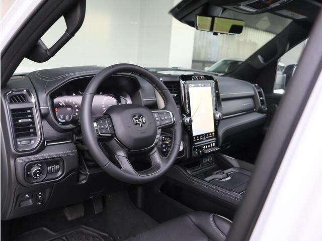 Dodge 1500 Ram 5.7 V8 4x4 Crew Cab Limited | Pano | elektrische treeplanken | 360 Camera |